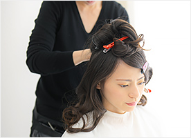 プロのヘアメイクで